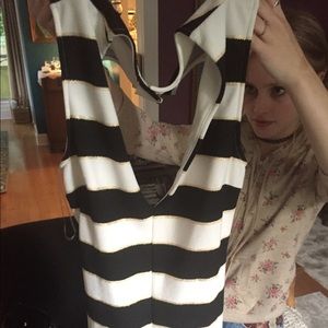 Dresses - Cute black white and gold dress! Size L!๐ Dresses - Cute black white and gold dress! Size L!๐